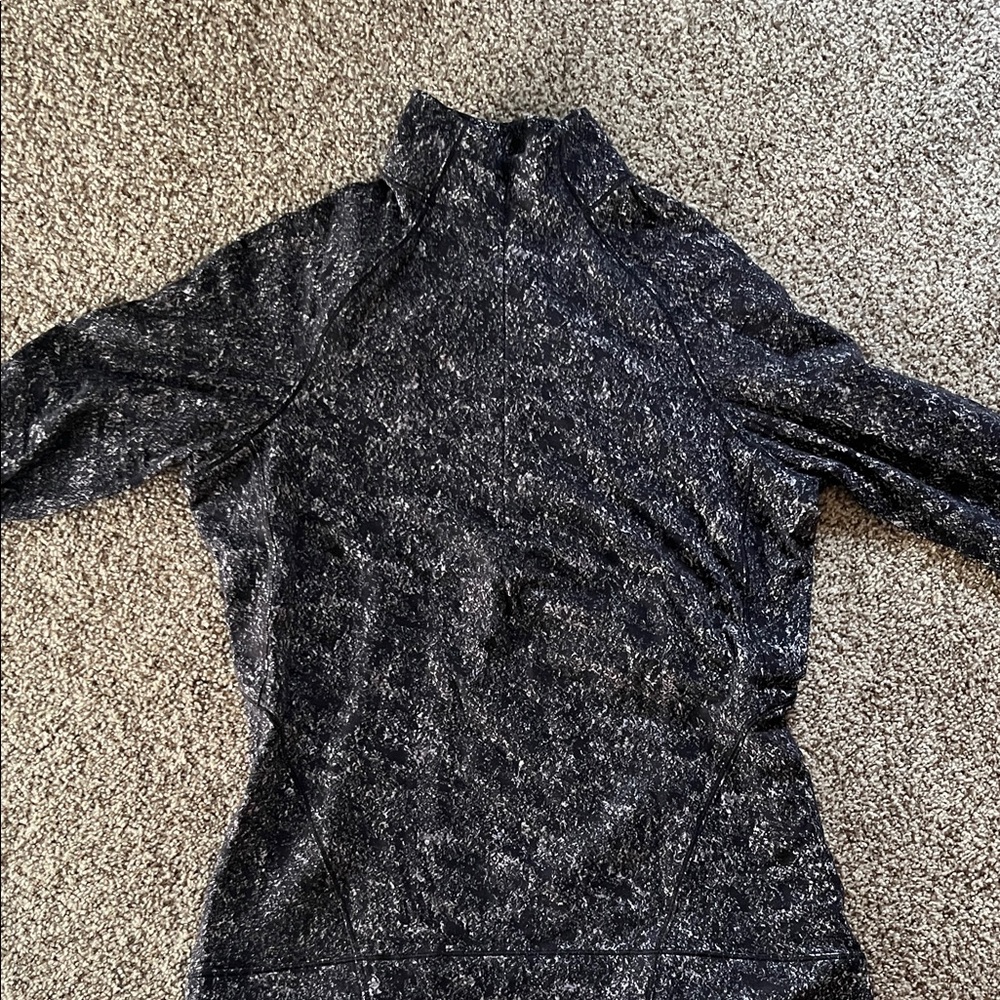 Lululemon Athletica Charcoal Gray 1/4 zip